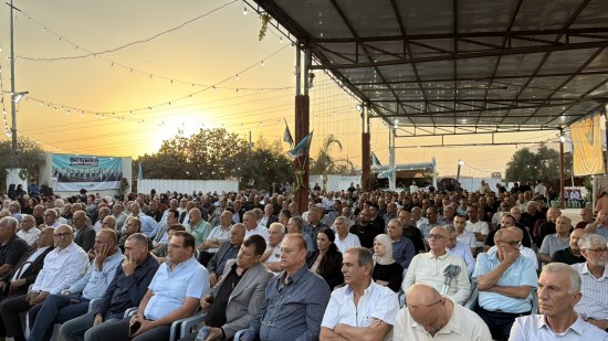 كفر كنا: اجتماع انتخابي يتحول إلى مهرجان ...
