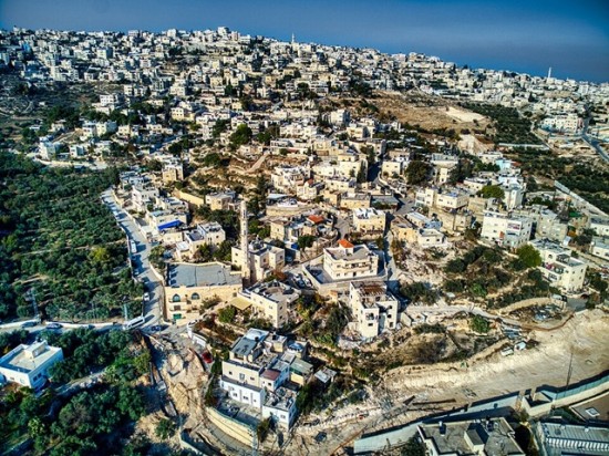 سكان أم طوبا في القدس الشرقية وبمكوم وعير عميم