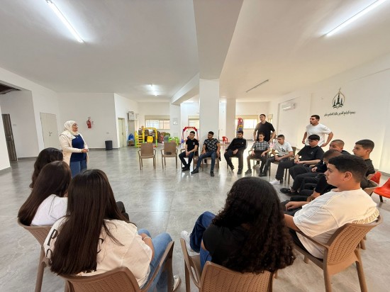لقاء القادة الشابة في عبلين حول موضوع القائد ...