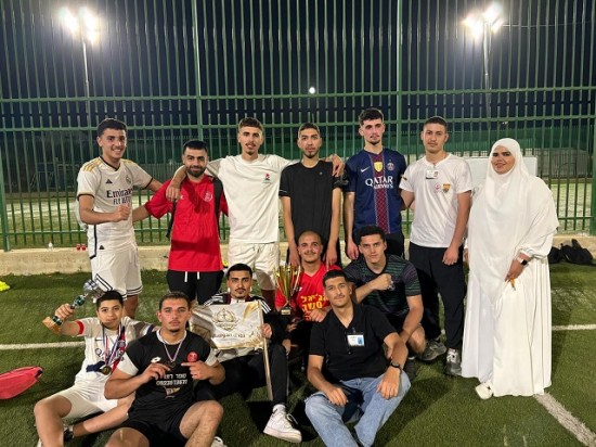 يوم القمة للقادة الشباب عبلين تحت عنوان